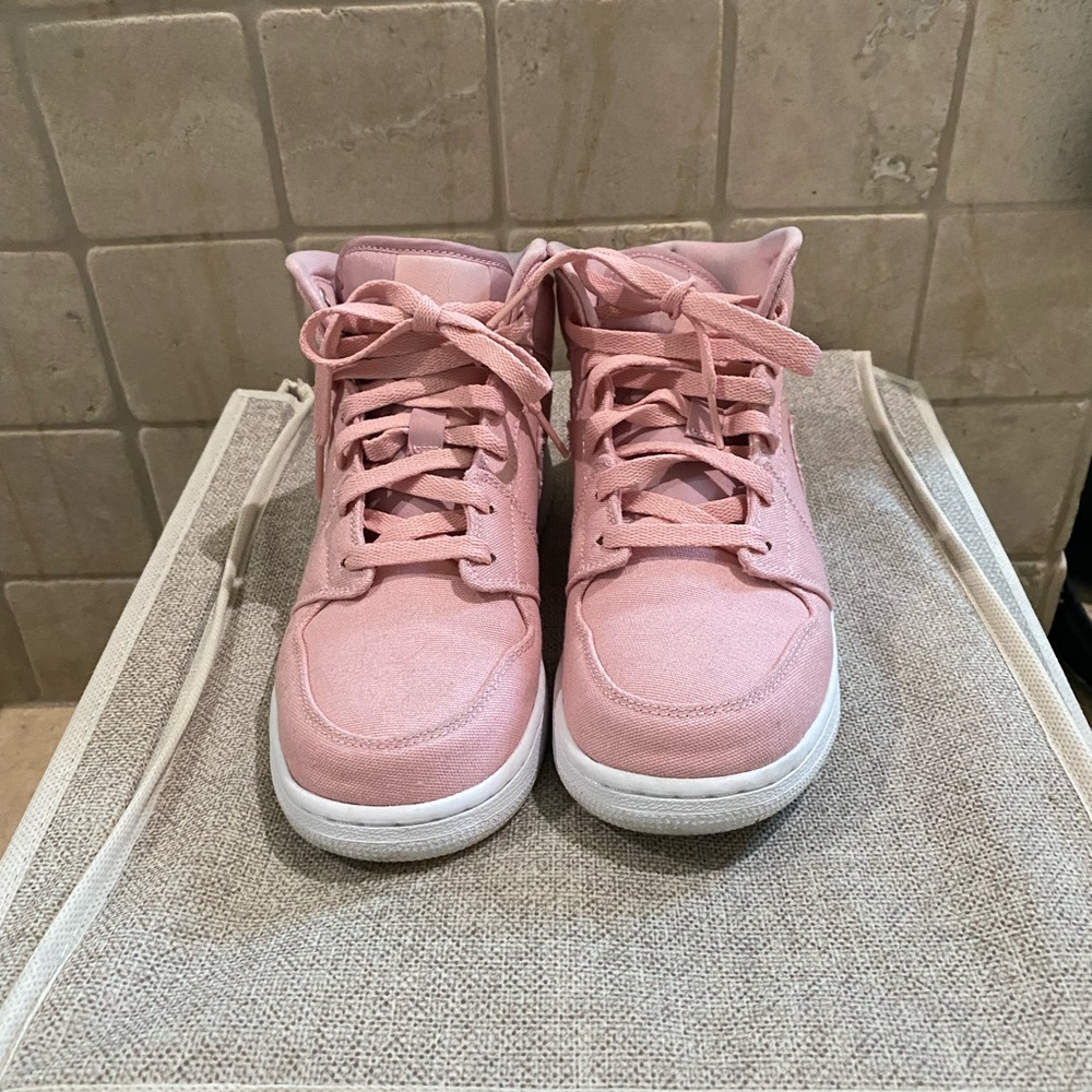 Air Jordan Retro 1 Mid- Girls’ Easter Pink - Picture 4 of 6
